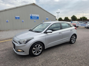 2015 Hyundai I20 1.4 Crdi Se Euro 6 5dr in Silver — image 3
