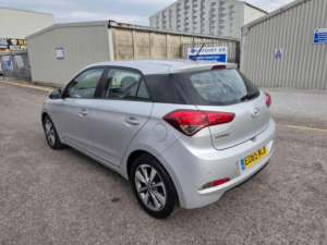 2015 Hyundai I20 1.4 Crdi Se Euro 6 5dr in Silver — image 4
