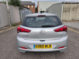 2015 Hyundai I20 1.4 Crdi Se Euro 6 5dr in Silver — image 5