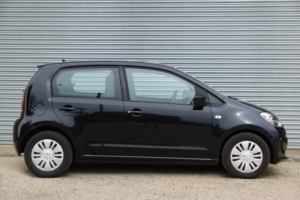 2014 Volkswagen Up! 1.0 Bluemotion Tech Move Up! in Black — image 3