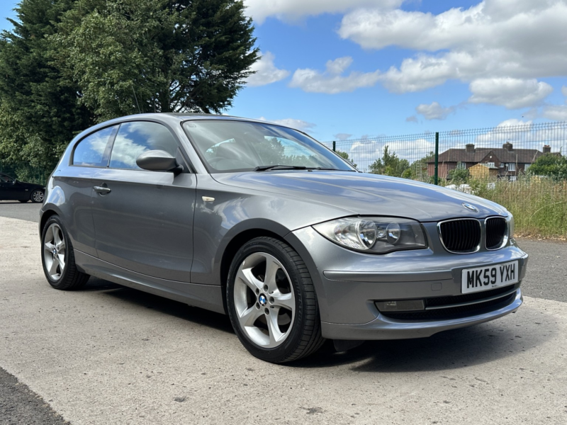 2009 BMW 1 Series 2.0 116i Sport 3 Door in Grey — image 1