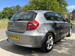 2009 BMW 1 Series 2.0 116i Sport 3 Door in Grey — image 2
