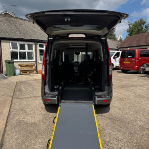 2017 Ford Grand Tourneo Connect 1.5 Tdci Titanium in Grey — image 2