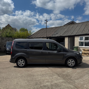 2017 Ford Grand Tourneo Connect 1.5 Tdci Titanium in Grey — image 4