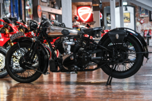 1933 Brough Superior Ss100 680 Side Valve 1933 in Black — image 3