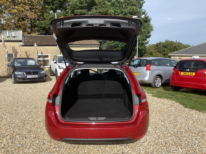 2015 Peugeot 308 Sw 1.6 Bluehdi Active in Red — image 2