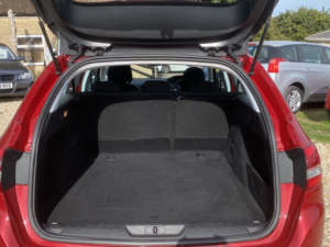 2015 Peugeot 308 Sw 1.6 Bluehdi Active in Red — image 4