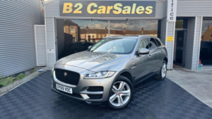 2019 Jaguar F-Pace 2.0 D240 Portfolio Auto AWD Euro 6 (s/s) 5dr in Silver — image 4