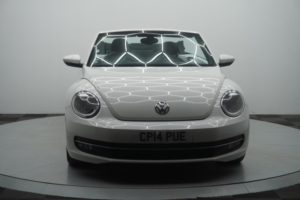 2014 Volkswagen Beetle 1.6 Tdi Bluemotion Tech Design Cabriolet Euro 5 (s/s) 2dr in White — image 3