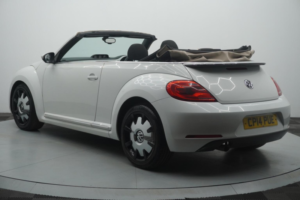 2014 Volkswagen Beetle 1.6 Tdi Bluemotion Tech Design Cabriolet Euro 5 (s/s) 2dr in White — image 4