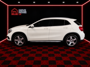 2015 Mercedes-Benz Gla 2.1 Gla200d Amg Line in White — image 2