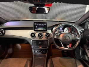 2015 Mercedes-Benz Gla 2.1 Gla200d Amg Line in White — image 4