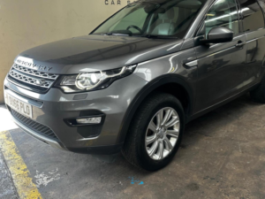 2016 Land Rover Discovery Sport 2.0 Td4 Hse Auto 4WD Euro 6 (s/s) 5dr in Grey — image 2