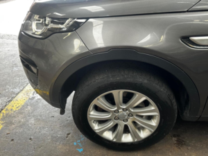 2016 Land Rover Discovery Sport 2.0 Td4 Hse Auto 4WD Euro 6 (s/s) 5dr in Grey — image 5