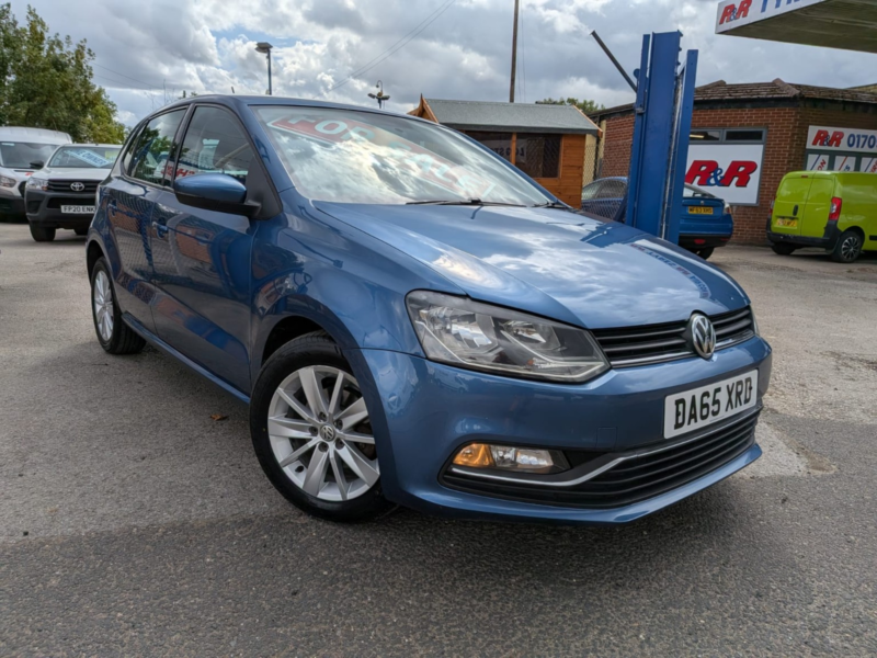 2015 Volkswagen Polo 1.2 Tsi Bluemotion Tech Se in Blue — image 1