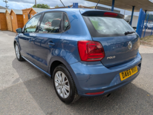 2015 Volkswagen Polo 1.2 Tsi Bluemotion Tech Se in Blue — image 3