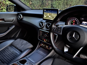 2016 Mercedes-Benz Cla 2.1 Cla220d Amg Sport in Silver — image 3