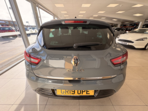 2019 Renault Clio 1.2 Puretech Gpf Flair in Black — image 4