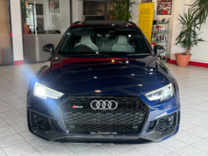 2025 Audi Rs4 2.9 Tfsi(japan Import). in Blue — image 5