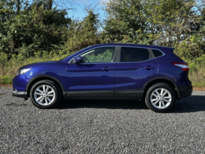 2014 Nissan Qashqai 1.2 Dig-T Acenta Premium in Blue — image 4