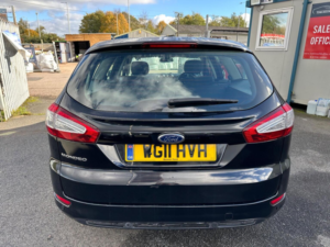 2011 Ford Mondeo 2.0 Zetec Euro 5 5dr in Black — image 6