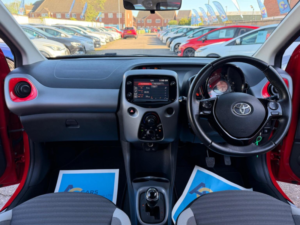 2019 Toyota Aygo 1.0 Vvt-I X-Play X-Shift Euro 6 5dr in Red — image 2