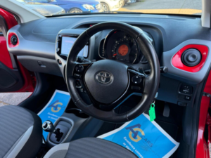 2019 Toyota Aygo 1.0 Vvt-I X-Play X-Shift Euro 6 5dr in Red — image 3
