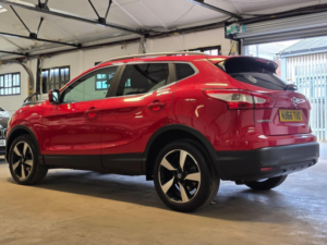2016 Nissan Qashqai 1.5 Dci N-Connecta 2WD Euro 6 (s/s) 5dr in Red — image 6