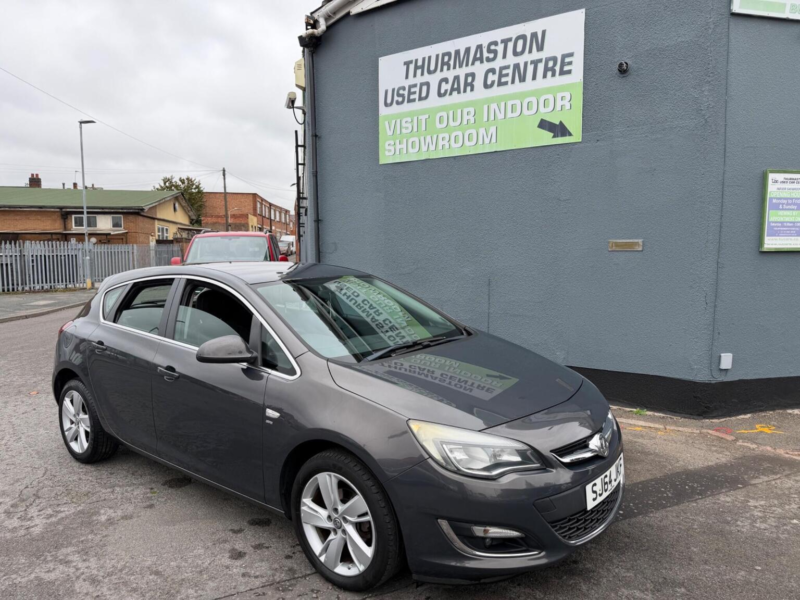 2014 Vauxhall Astra 1.4 16v Sri Euro 5 5dr in Grey — image 1