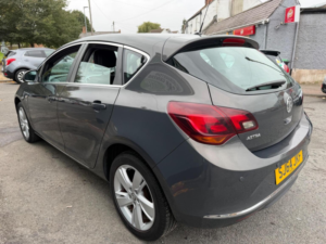 2014 Vauxhall Astra 1.4 16v Sri Euro 5 5dr in Grey — image 5