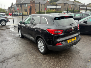 2016 Renault Kadjar 1.6 Dci Dynamique Nav SUV 5dr Diesel Manual Euro 6 (s/s) (130 Ps) in Black — image 5