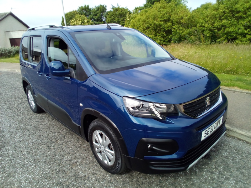 2021 Peugeot Rifter 1.5 Bluehdi Allure Horizon W.a.v. in Blue — image 1