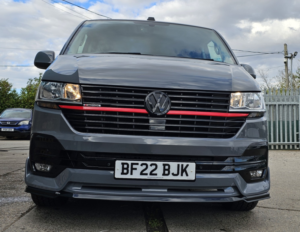 2022 Volkswagen Transporter 2.0 Bitdi T30 Highline Kombi DSG 4motion Swb Euro 6 (s/s) 5dr in Grey — image 2