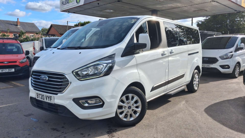 2020 Ford Tourneo Custom 2.0 320 Ecoblue Zetec Minibus Double Cab 5dr Diesel Manual L2 Euro 6 (s/s) (130 Ps) in White — image 1