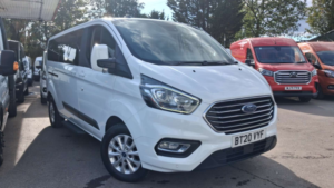 2020 Ford Tourneo Custom 2.0 320 Ecoblue Zetec Minibus Double Cab 5dr Diesel Manual L2 Euro 6 (s/s) (130 Ps) in White — image 3