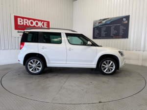 2014 Skoda Yeti 1.2 Tsi Se Euro 5 5dr in White — image 3