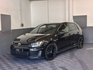 2016 Volkswagen Golf 2.0 Tdi Bluemotion Tech Gtd Hatchback 5dr Diesel Manual Euro 6 (s/s) (184 Ps) in Black — image 4