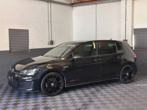 2016 Volkswagen Golf 2.0 Tdi Bluemotion Tech Gtd Hatchback 5dr Diesel Manual Euro 6 (s/s) (184 Ps) in Black — image 5
