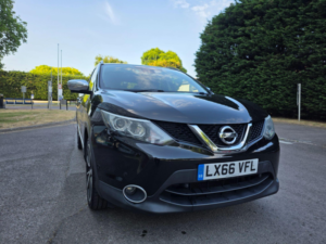 2016 Nissan Qashqai 1.2 Dig-T Tekna 2WD Euro 6 (s/s) 5dr in Black — image 2