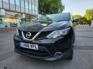 2016 Nissan Qashqai 1.2 Dig-T Tekna 2WD Euro 6 (s/s) 5dr in Black — image 5