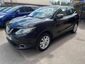 2014 Nissan Qashqai 1.5 Dci Acenta 2WD Euro 5 (s/s) 5dr in Black — image 3