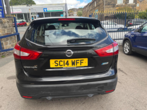 2014 Nissan Qashqai 1.5 Dci Acenta 2WD Euro 5 (s/s) 5dr in Black — image 4