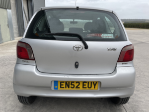 2003 Toyota Yaris 1.3 Vvt-I 16v Gls in Silver — image 4