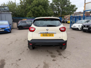 2015 Renault Captur 1.5 Dci Energy Dynamique Nav Euro 6 (s/s) 5dr in White — image 5
