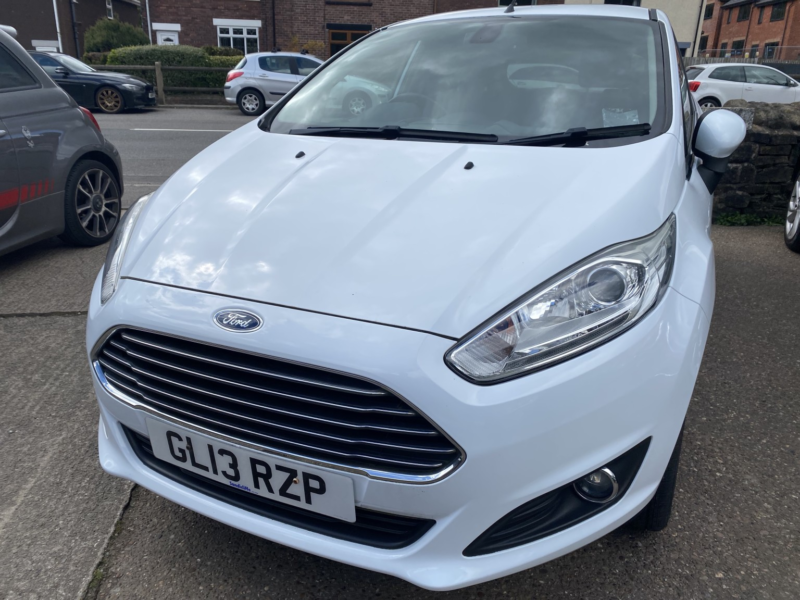 2013 Ford Fiesta 1.0 T Ecoboost Titanium in White — image 1