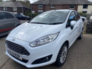 2013 Ford Fiesta 1.0 T Ecoboost Titanium in White — image 2