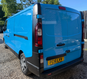 2016 Vauxhall Vivaro 1.6 Cdti 2900 Biturbo Ecoflex Panel Van 5dr Diesel Manual L2 H1 Euro 5 (s/s) (120 Ps) in Multicolour — image 3