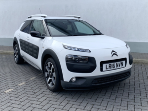 2016 Citroen C4 Cactus 1.2 Puretech Flair 5-Door in White — image 6