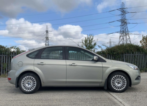 2010 Ford Focus 1.8 Titanium in Silver — image 2
