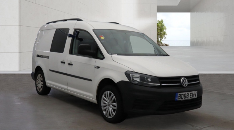 2018 Volkswagen Caddy Maxi 2.0 Tdi C20 Maxi Kombi Crew Van in White — image 1